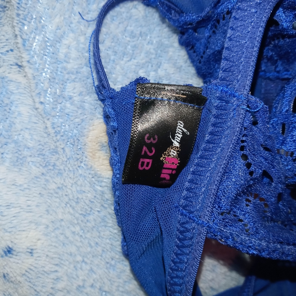 Lace Bra - Picture 2 of 3